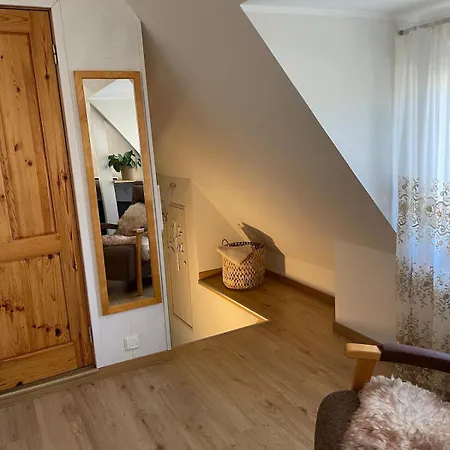 Lejlighed Cozy 1 Bedroom With Balcony & Views