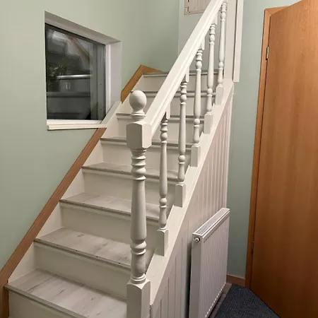 Apartment Cozy 1 Bedroom With Balcony & Views *